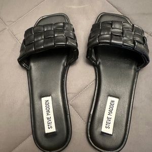 Steve Madden slip on sandals